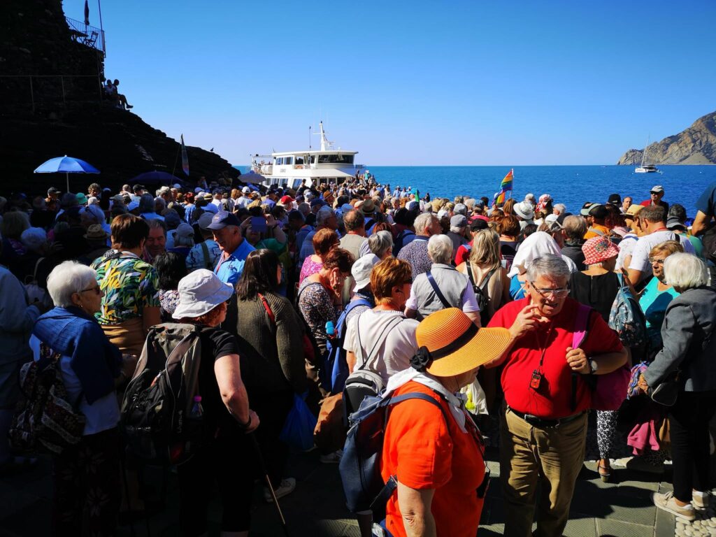 Overtourism: la crisi del tessuto sociale