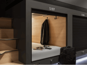 Capsule hotel, pod, microcamere
